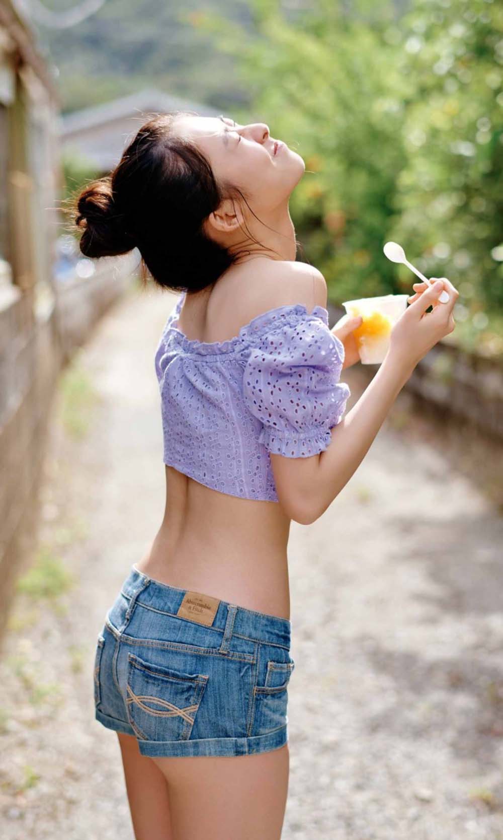 Ayaka Imoto 井本彩花「ヒロインは凛として美しい17歳。」 Photobook-第2张