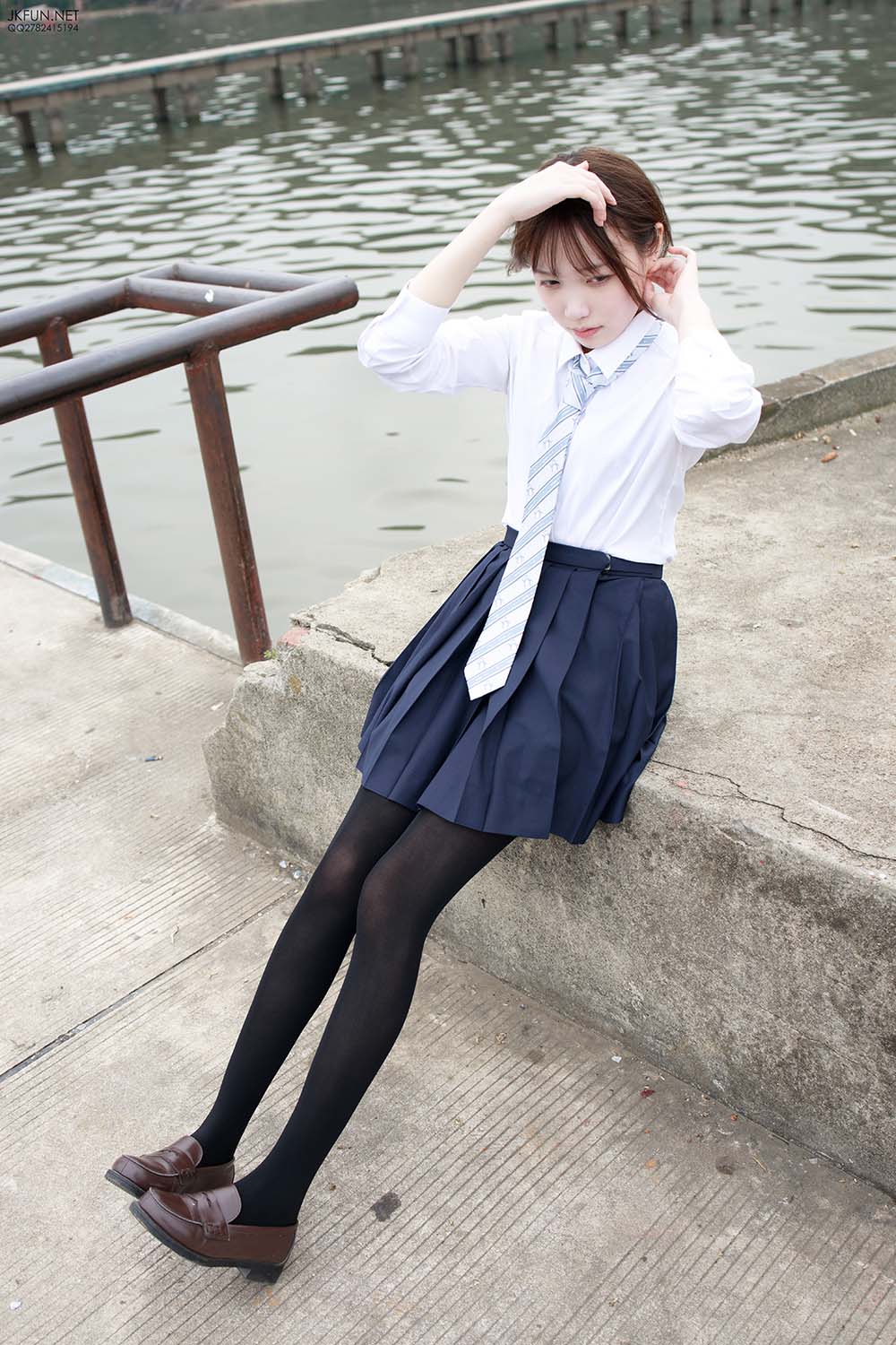 森萝财团写真 JKFUN-006 Aika 日系黑丝 SLCT森萝财团-第2张