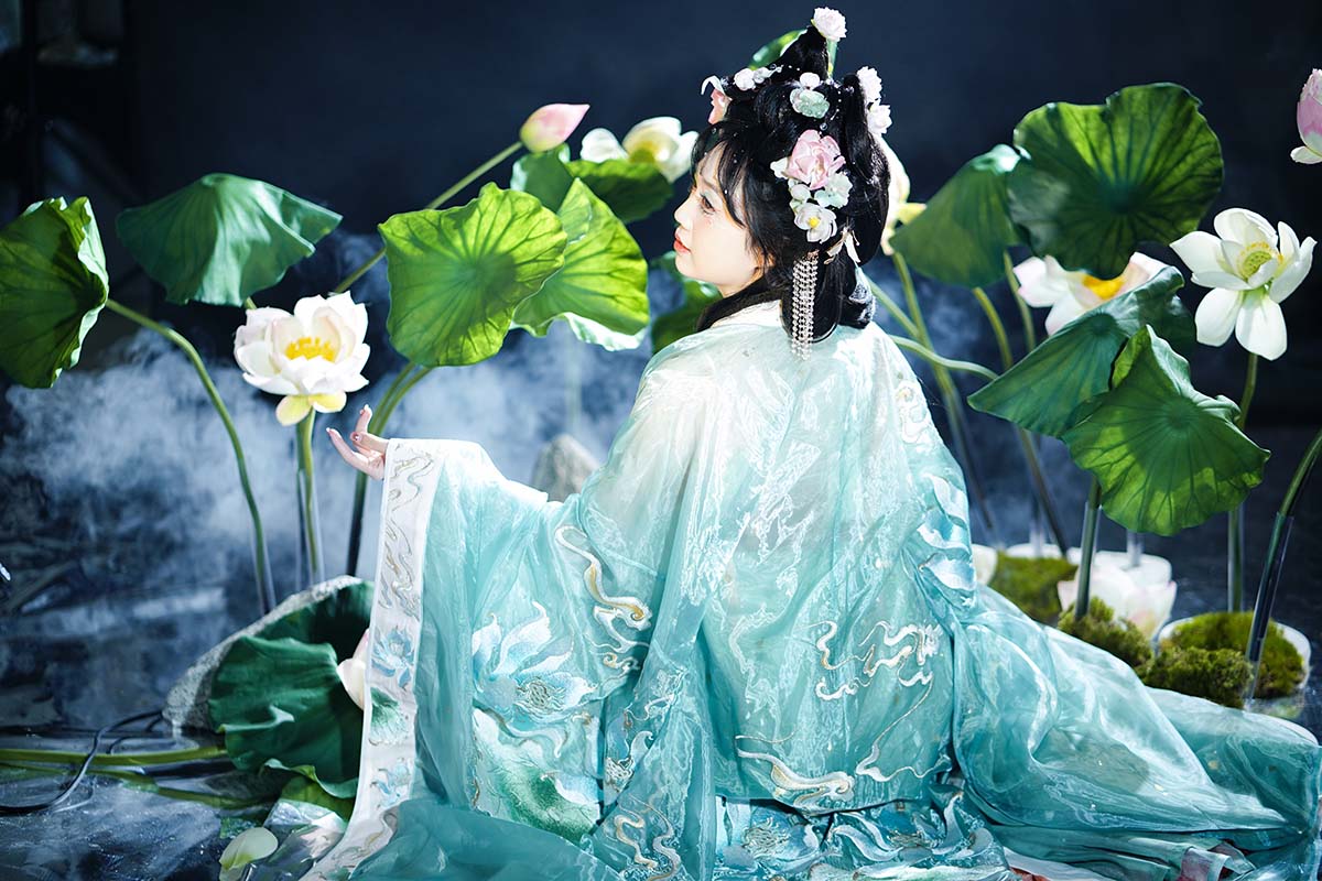 [YITUYU艺图语]2025.02.19 夏荷 小小 YITUYU艺图语-第1张