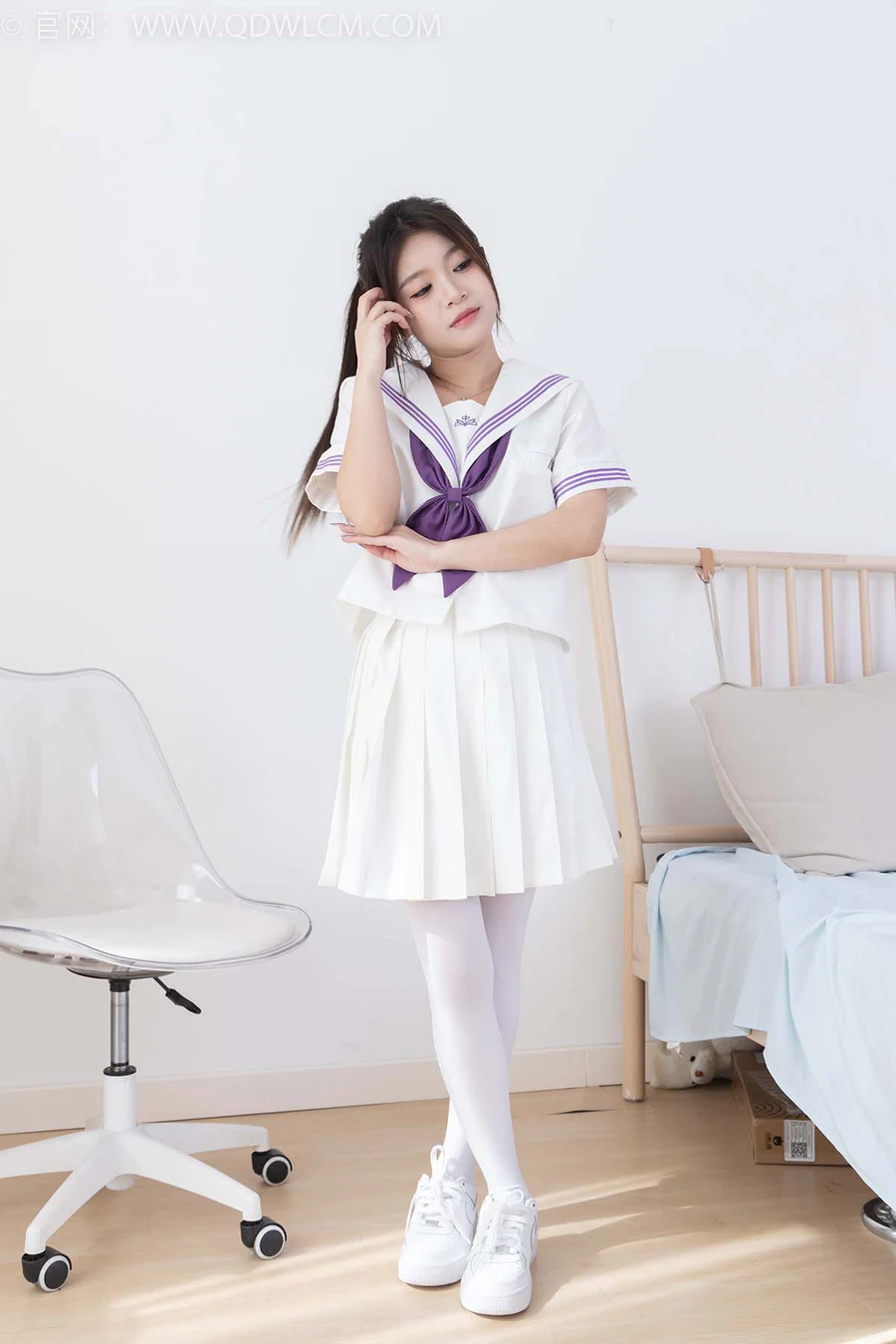 物恋传媒 NO.2317 闪闪-板鞋、厚白丝、jk制服 WLCM物恋传媒-第1张