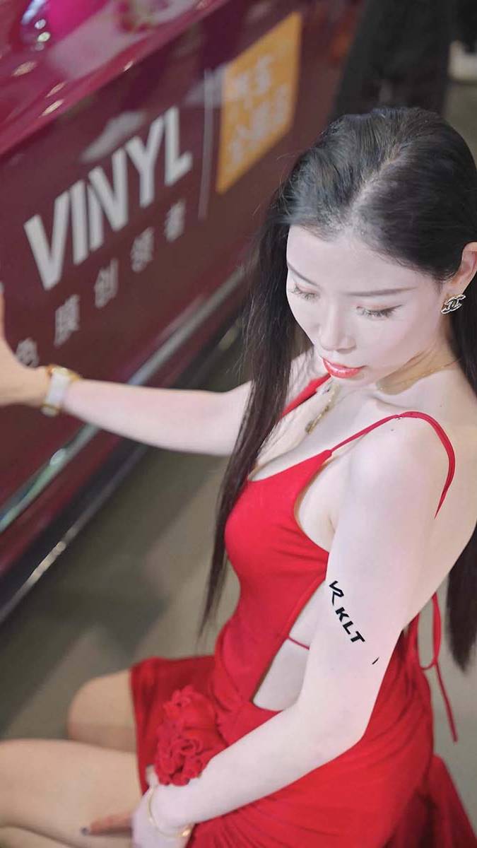 2024 深圳改装车展 Auto Salon 车模抖音网红随拍 49 街拍-第1张