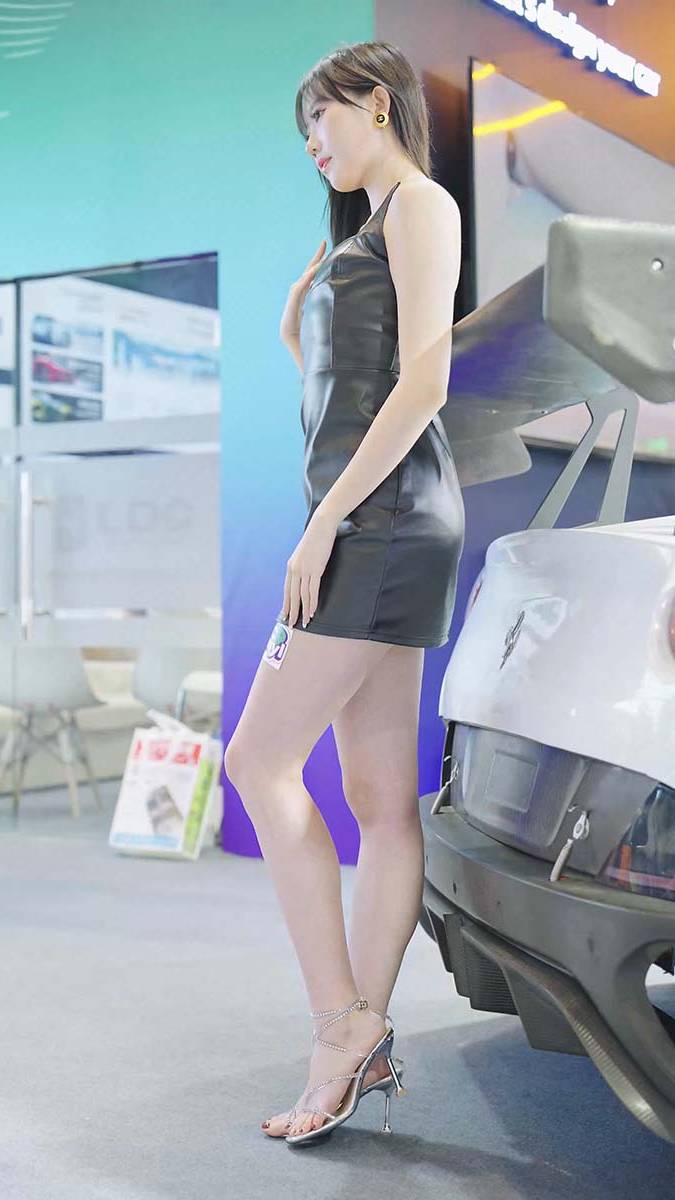 2024 深圳改装车展 Auto Salon 车模抖音网红随拍 56 街拍-第1张