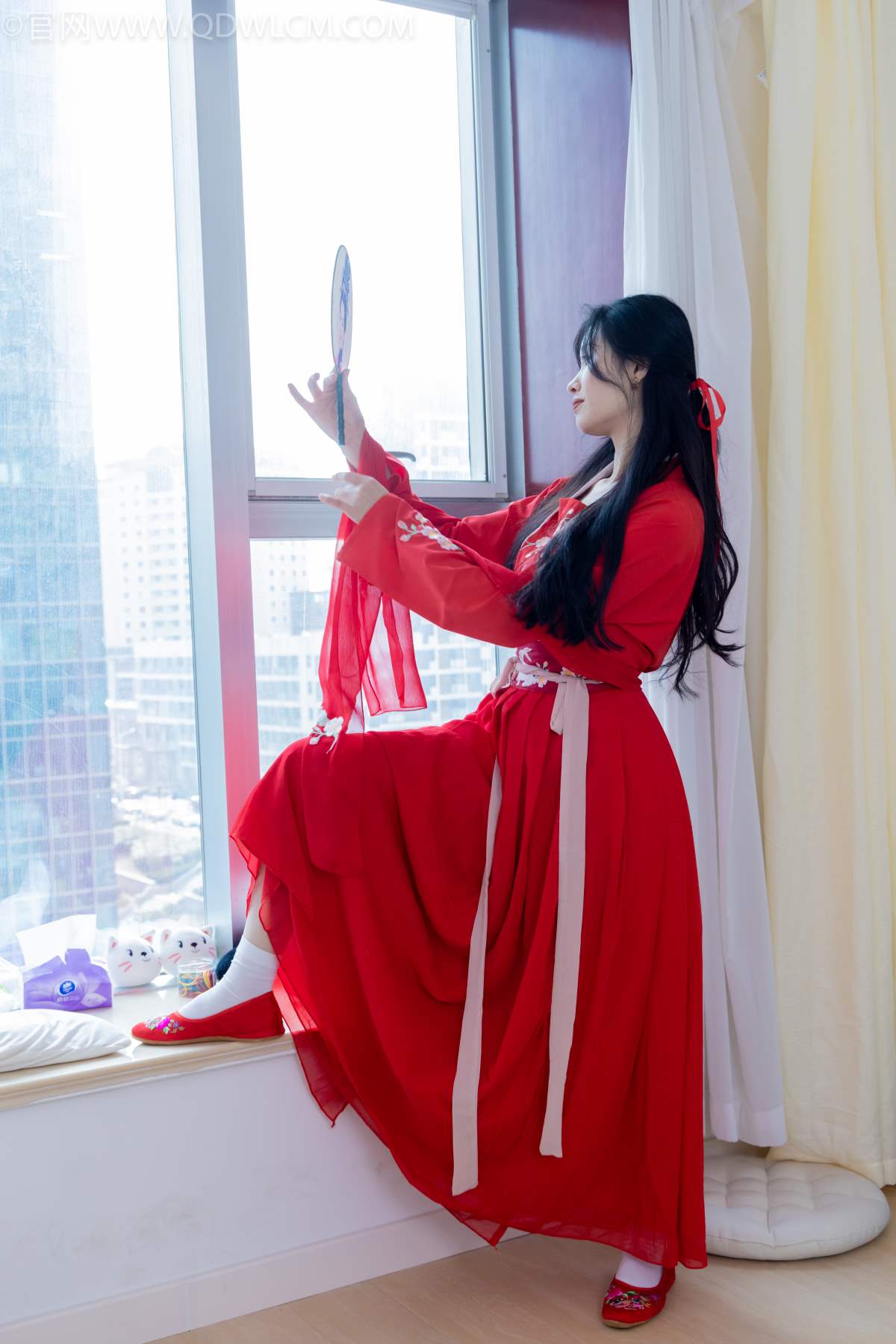 物恋传媒 NO.2328 绒绒-汉服、布鞋、白棉袜、红色船袜 WLCM物恋传媒-第1张