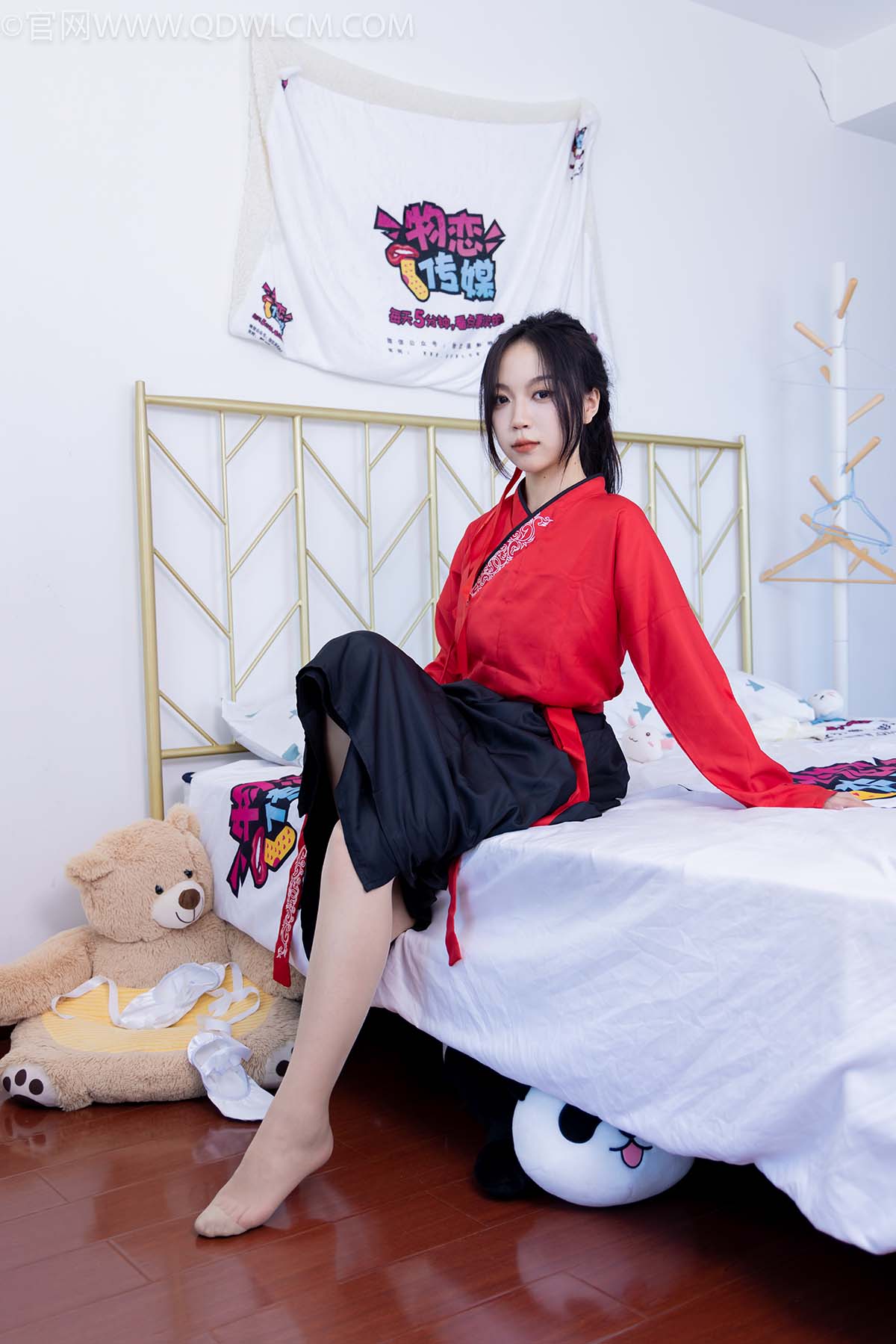 物恋传媒 NO.2330 纱纱-汉服、皮鞋、白棉袜、薄肉丝 WLCM物恋传媒-第1张