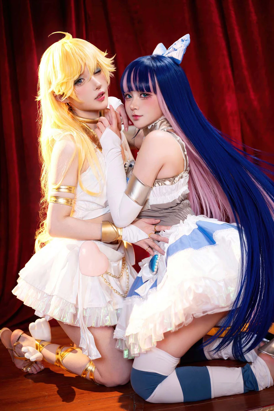 阿包也是兔娘 & 苏苏苏Sofia – 吊带袜天使 Cosplay-第1张
