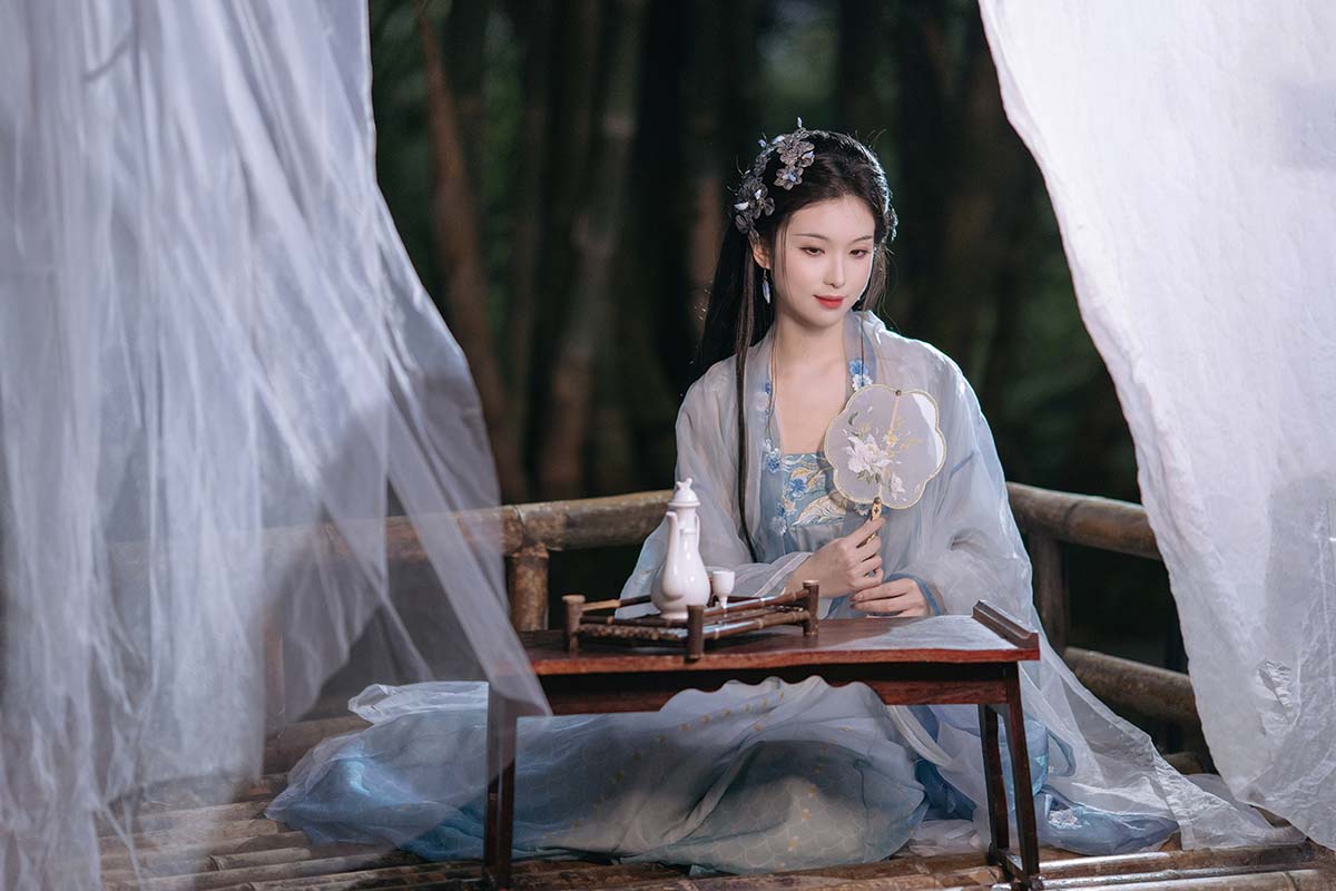 [YITUYU艺图语]2025.03.13 雾妄言仿妆 可可k_ YITUYU艺图语-第1张
