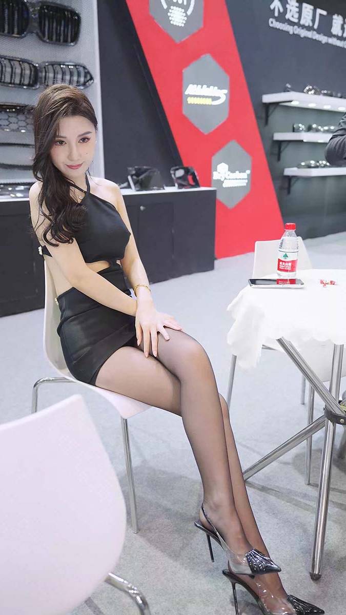 2024 深圳改装车展 Auto Salon 车模抖音网红随拍 95 街拍-第1张