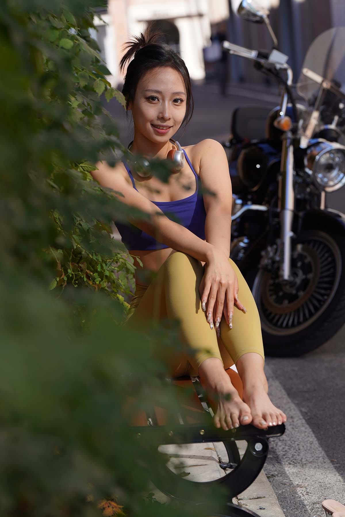 精选街拍作品 NO.4130 kaine模拍作品 – 浅黄色瑜伽裤美女 街拍-第1张