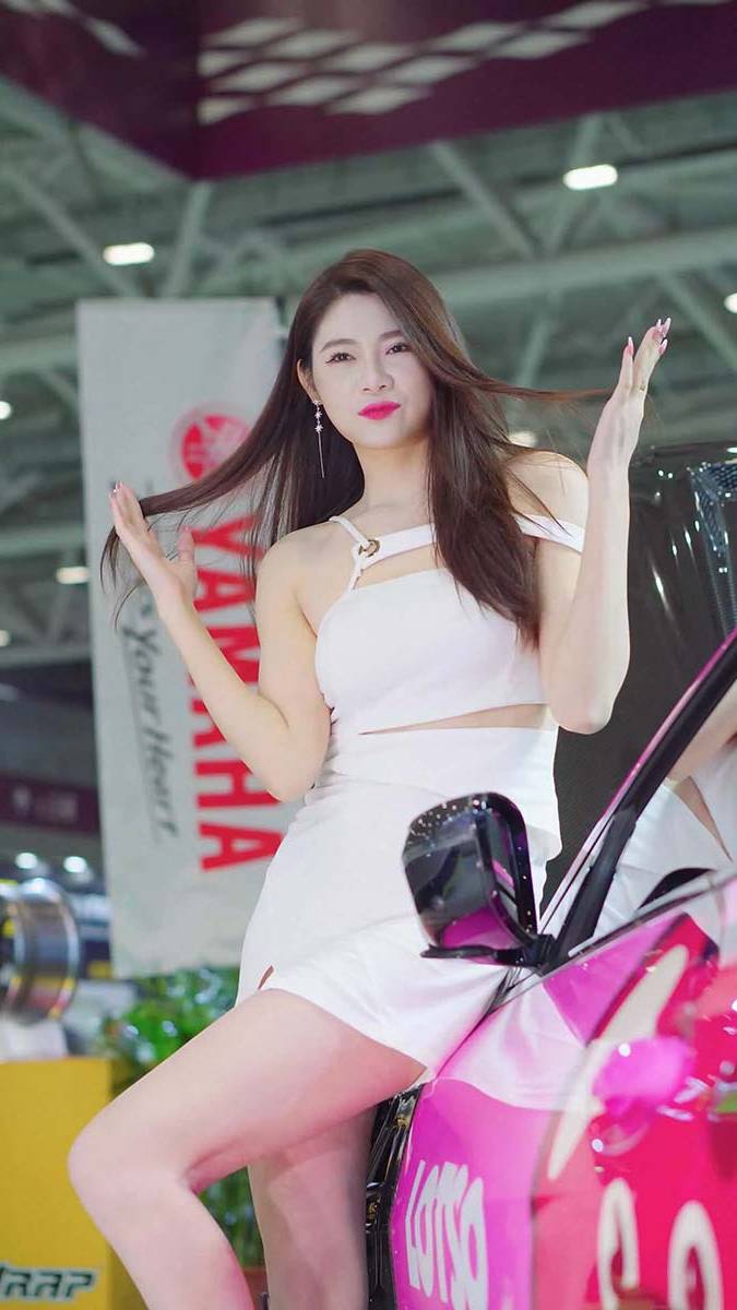 2024 深圳改装车展 Auto Salon 车模抖音网红随拍 97 街拍-第1张