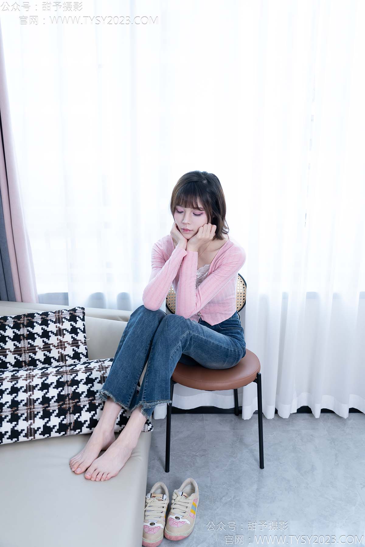 甜予摄影 NO.170 珞珞-板鞋、白棉袜、裸足 TYSY甜予摄影-第2张