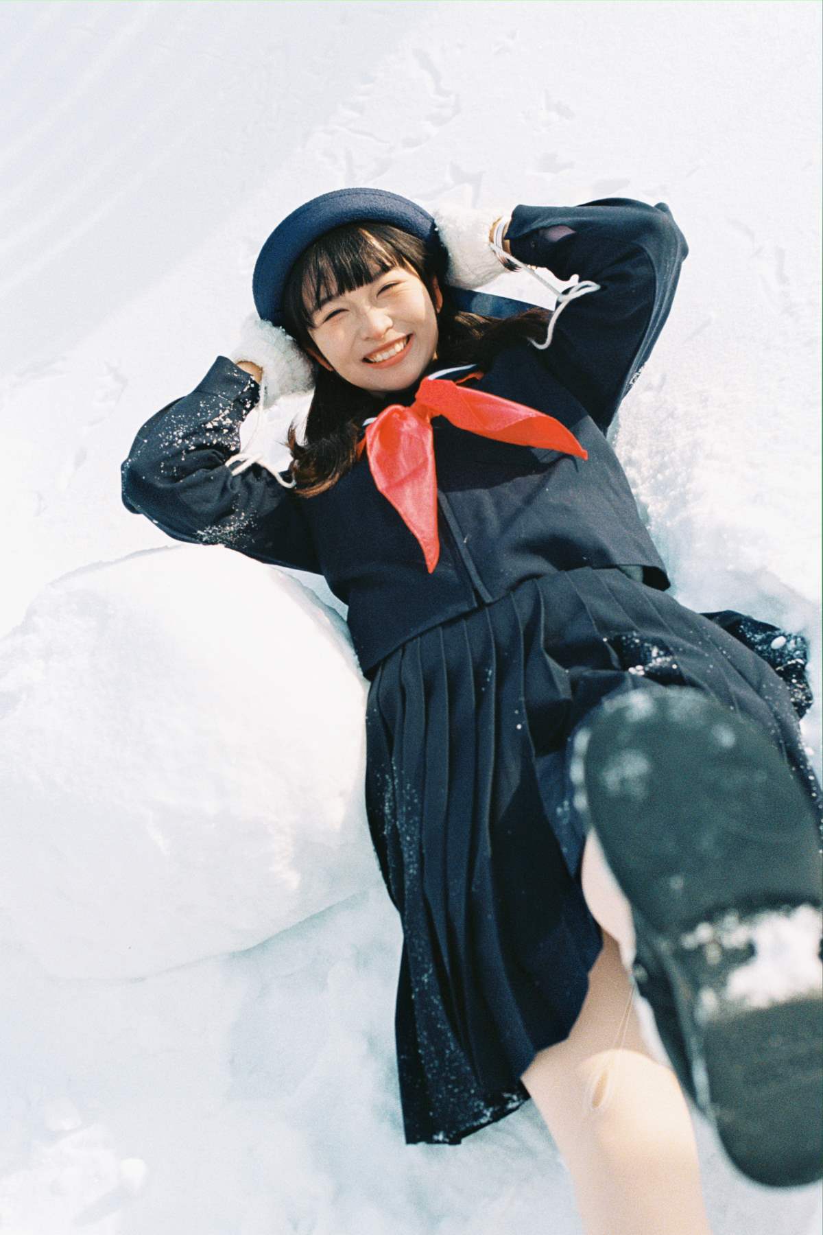 [YITUYU艺图语]2025.03.29 雪地里的jk 呼叫呼呼 YITUYU艺图语-第1张
