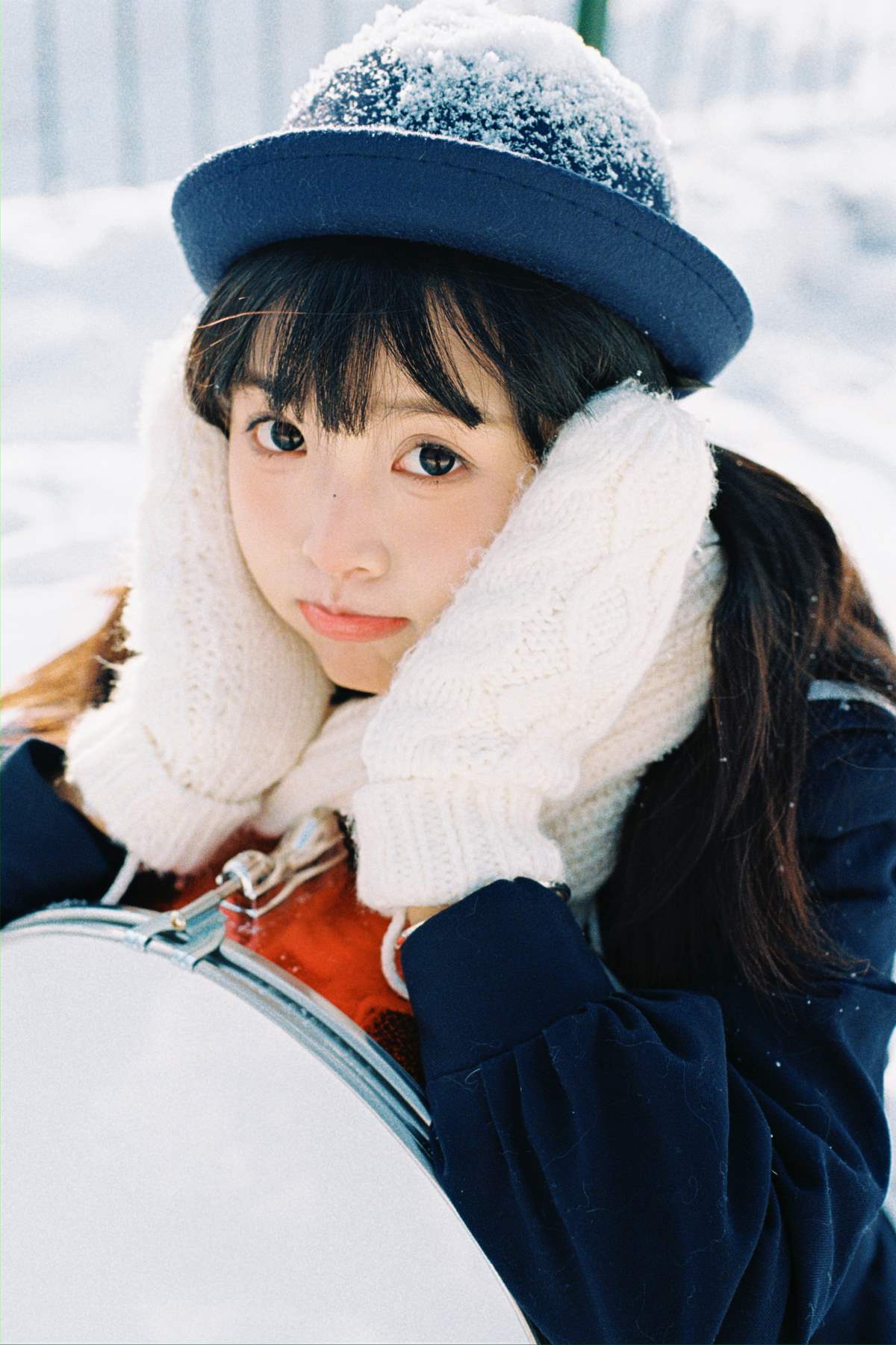 [YITUYU艺图语]2025.03.29 雪地里的jk 呼叫呼呼 YITUYU艺图语-第2张