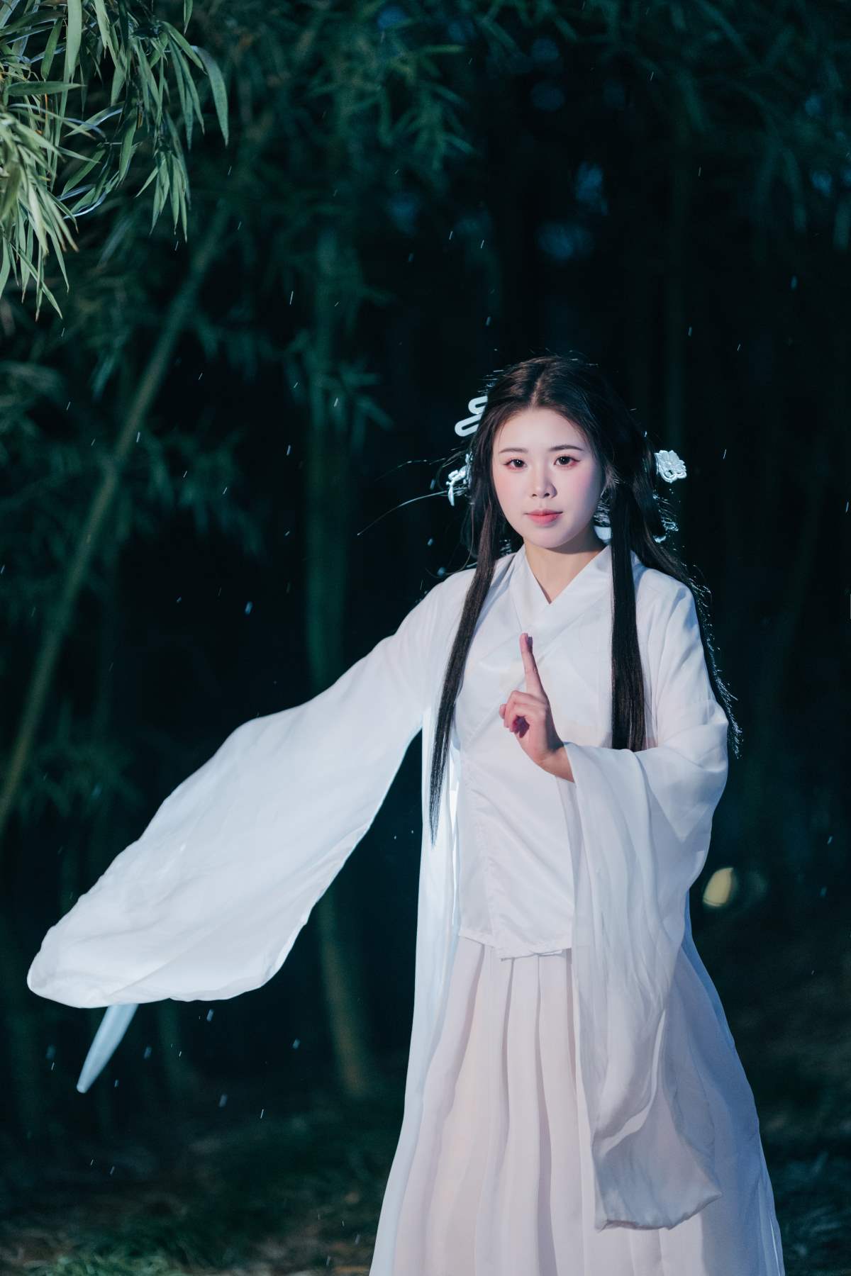 [YITUYU艺图语]2025.03.31 竹林夜影清冷风 苏苏 YITUYU艺图语-第2张