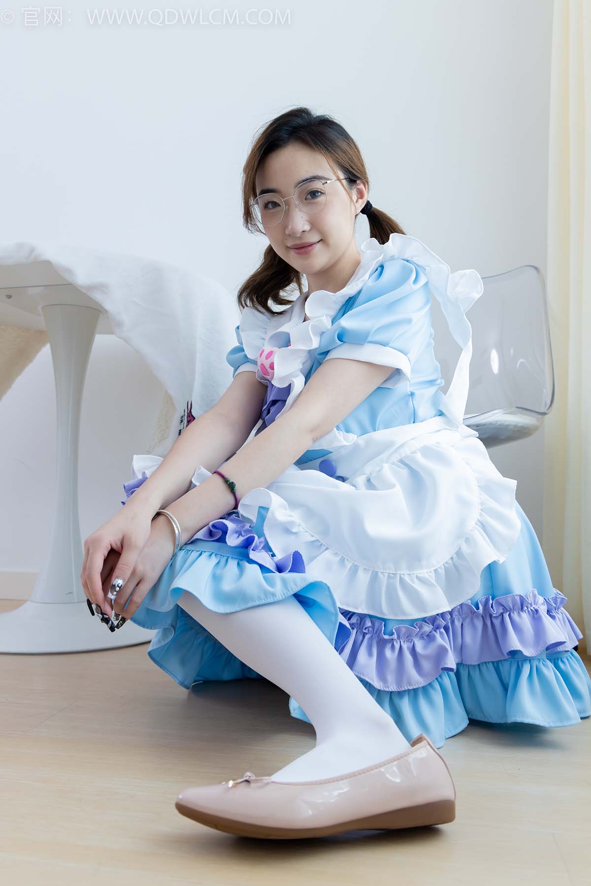 物恋传媒 NO.2359 恬恬-女仆装、平底鞋、厚白丝、老头乐挠脚剧情 WLCM物恋传媒-第1张