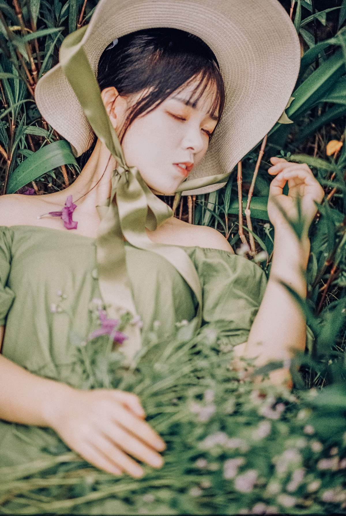 [YITUYU艺图语]2025.04.08 野花的季节 悠然Hime YITUYU艺图语-第1张