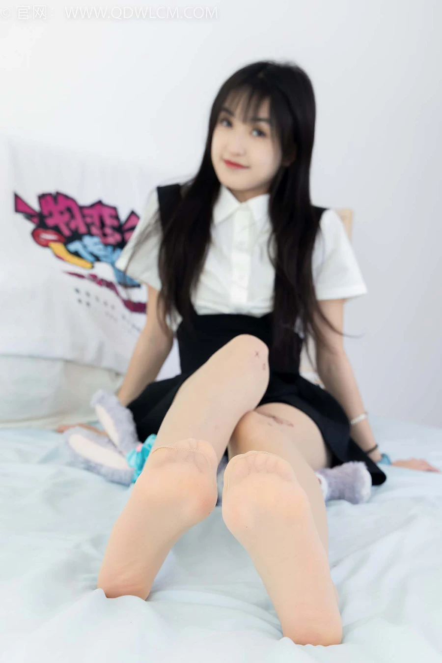 物恋传媒 NO.2369 嘉木-长靴、长筒小腿白棉袜、蝴蝶薄肉丝 WLCM物恋传媒-第1张