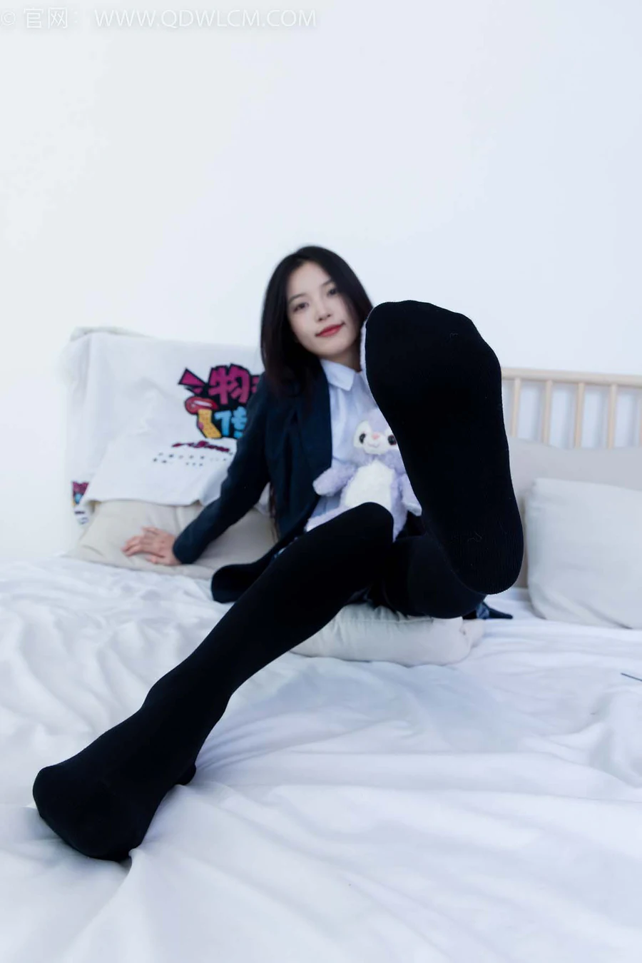 物恋传媒 NO.2371 茯苓-JK制服、皮鞋、拼接过膝袜 WLCM物恋传媒-第1张