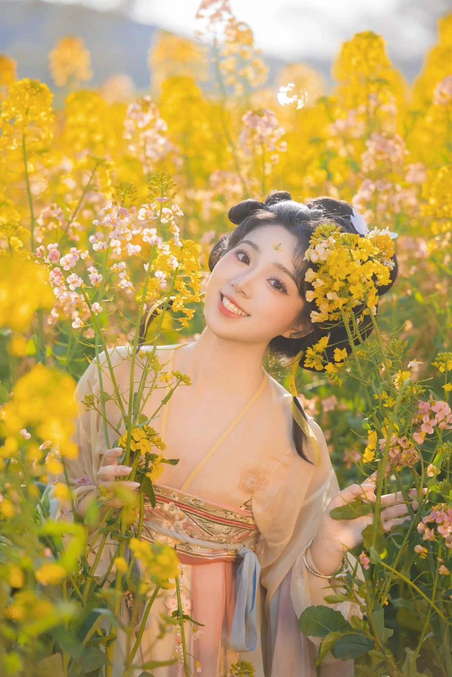 [YITUYU艺图语]2025.04.12 油菜花与少女 Yimi YITUYU艺图语-第1张