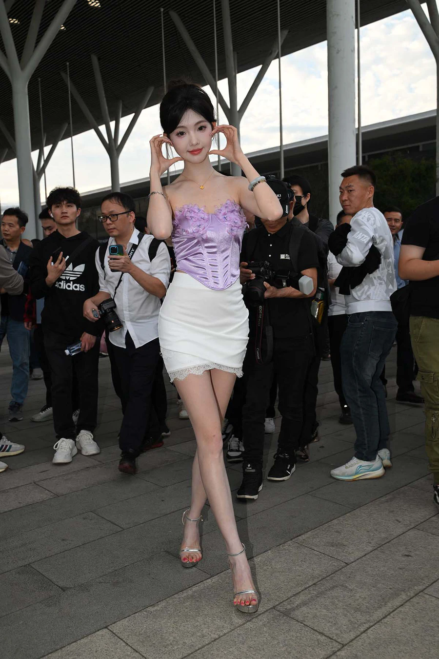 精选街拍作品 NO.4284 青春粉白搭配 街拍-第1张