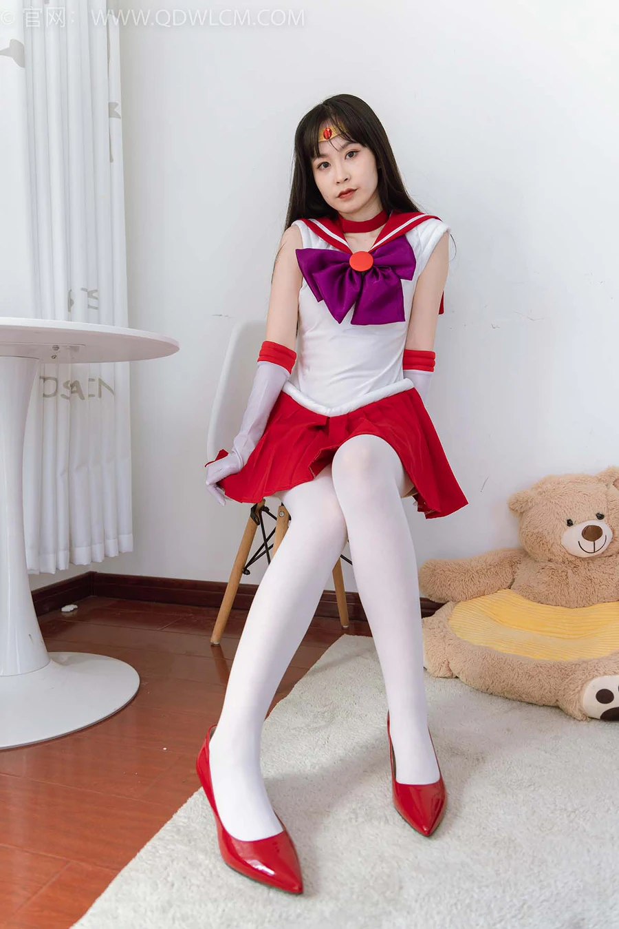 物恋传媒 NO.2373 兮兮-cos制服、高跟鞋、厚白丝 WLCM物恋传媒-第1张