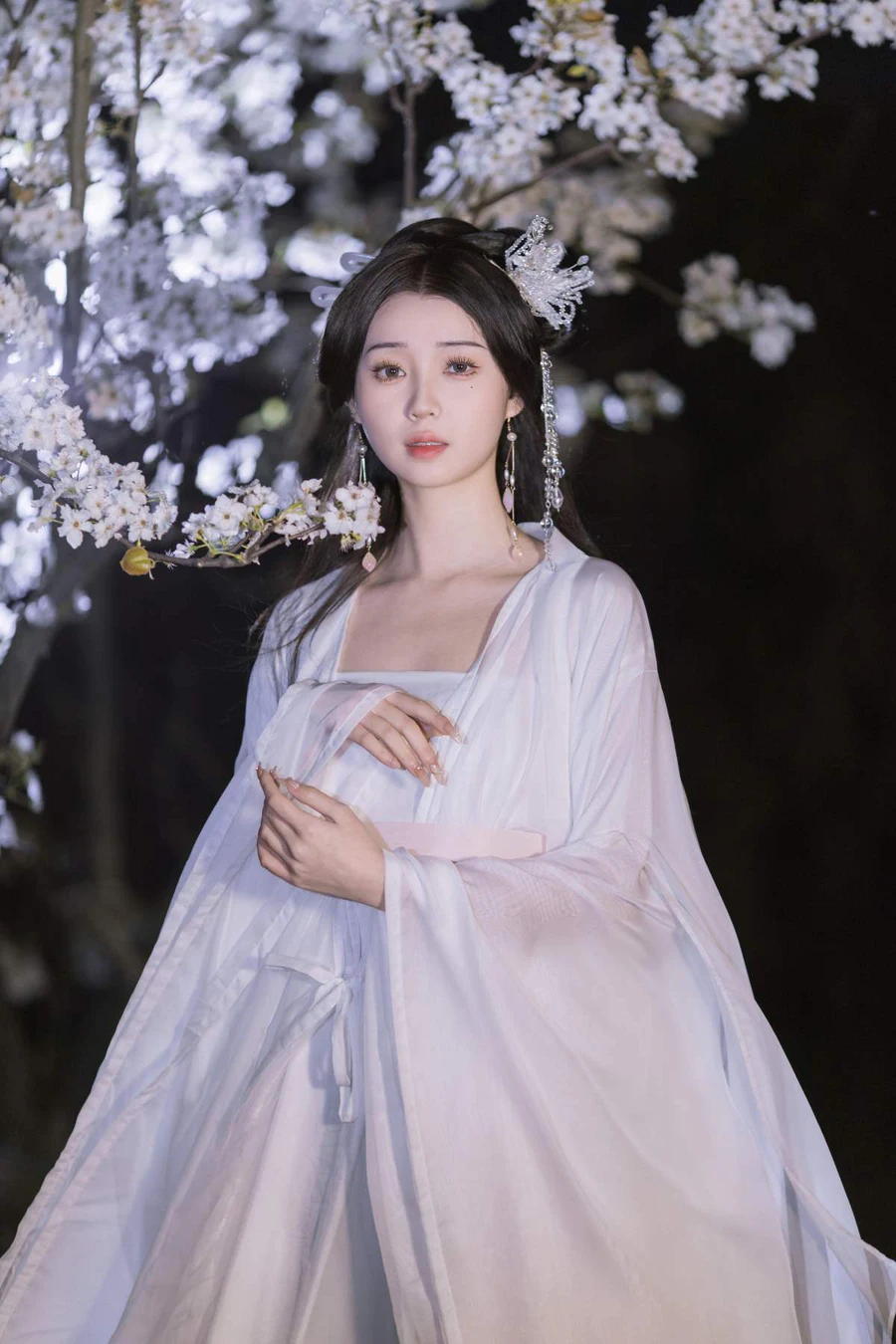 [YITUYU艺图语]2025.04.15 叶冰裳仿妆 褚鸢鸢 YITUYU艺图语-第1张