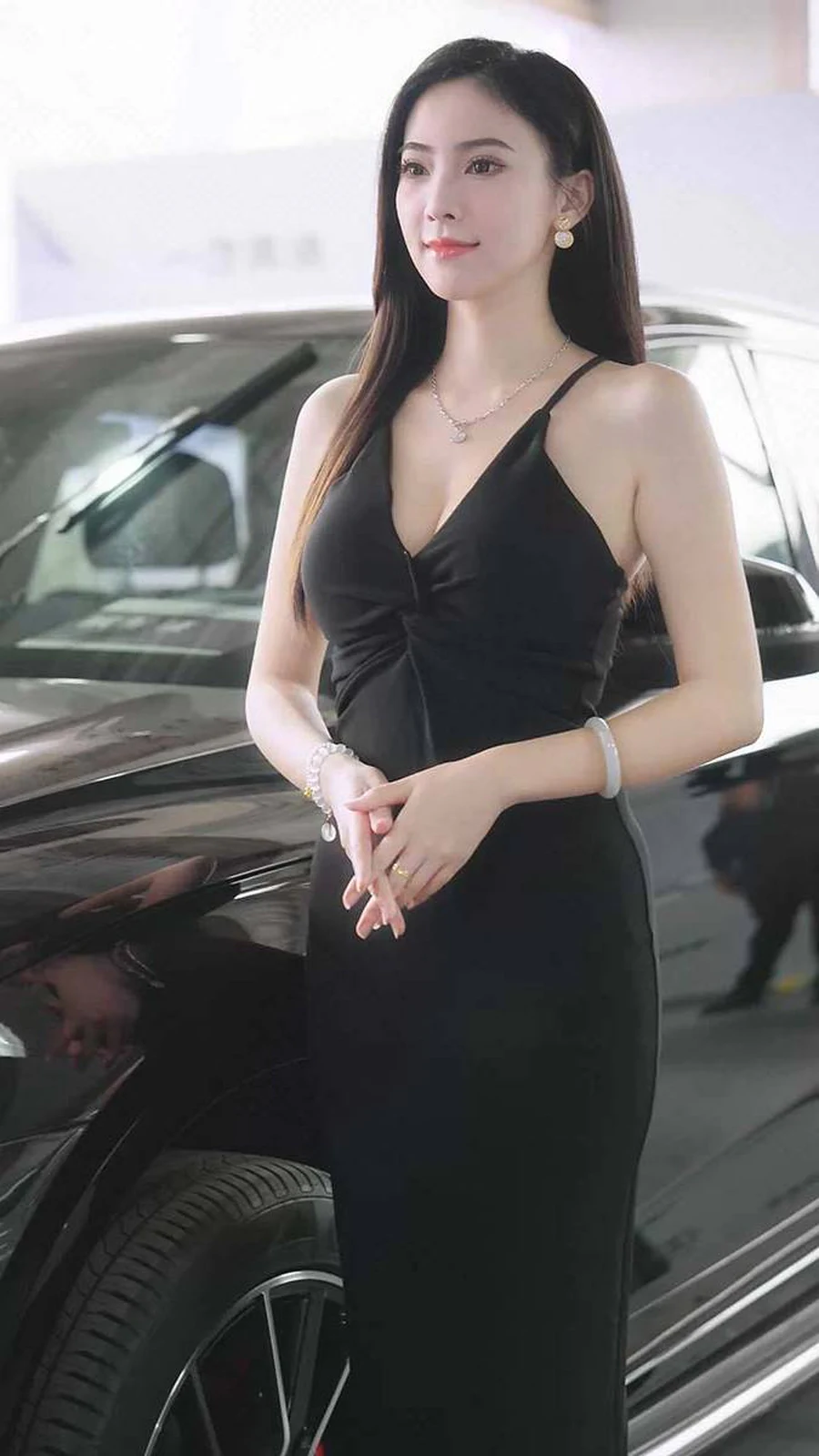 2024 广州华南车展 Racing Model 车模06 街拍-第1张