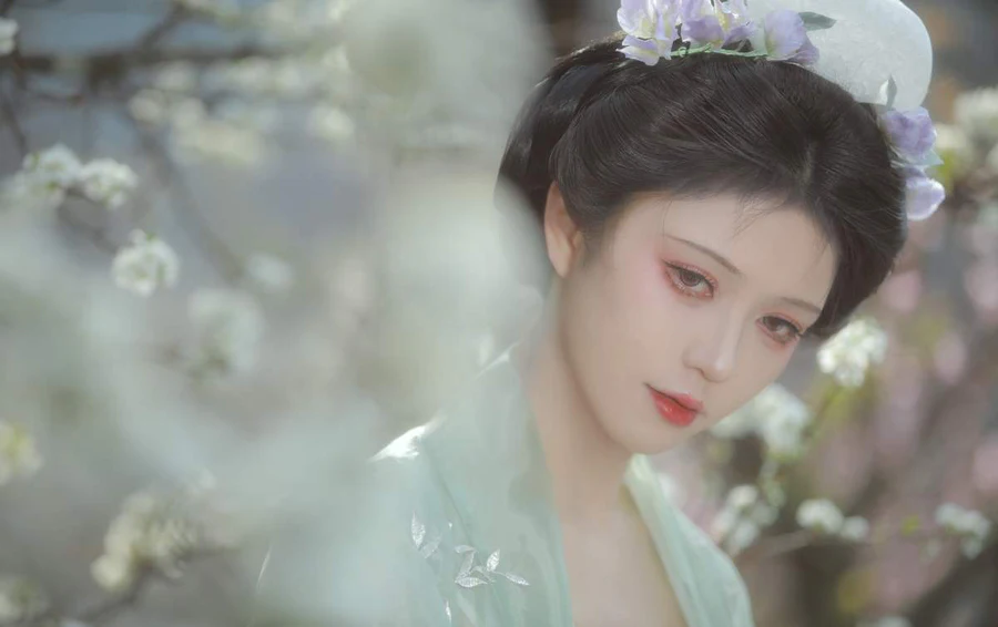 [YITUYU艺图语]2025.04.16 春山如黛草如烟 吾岁岁 YITUYU艺图语-第1张