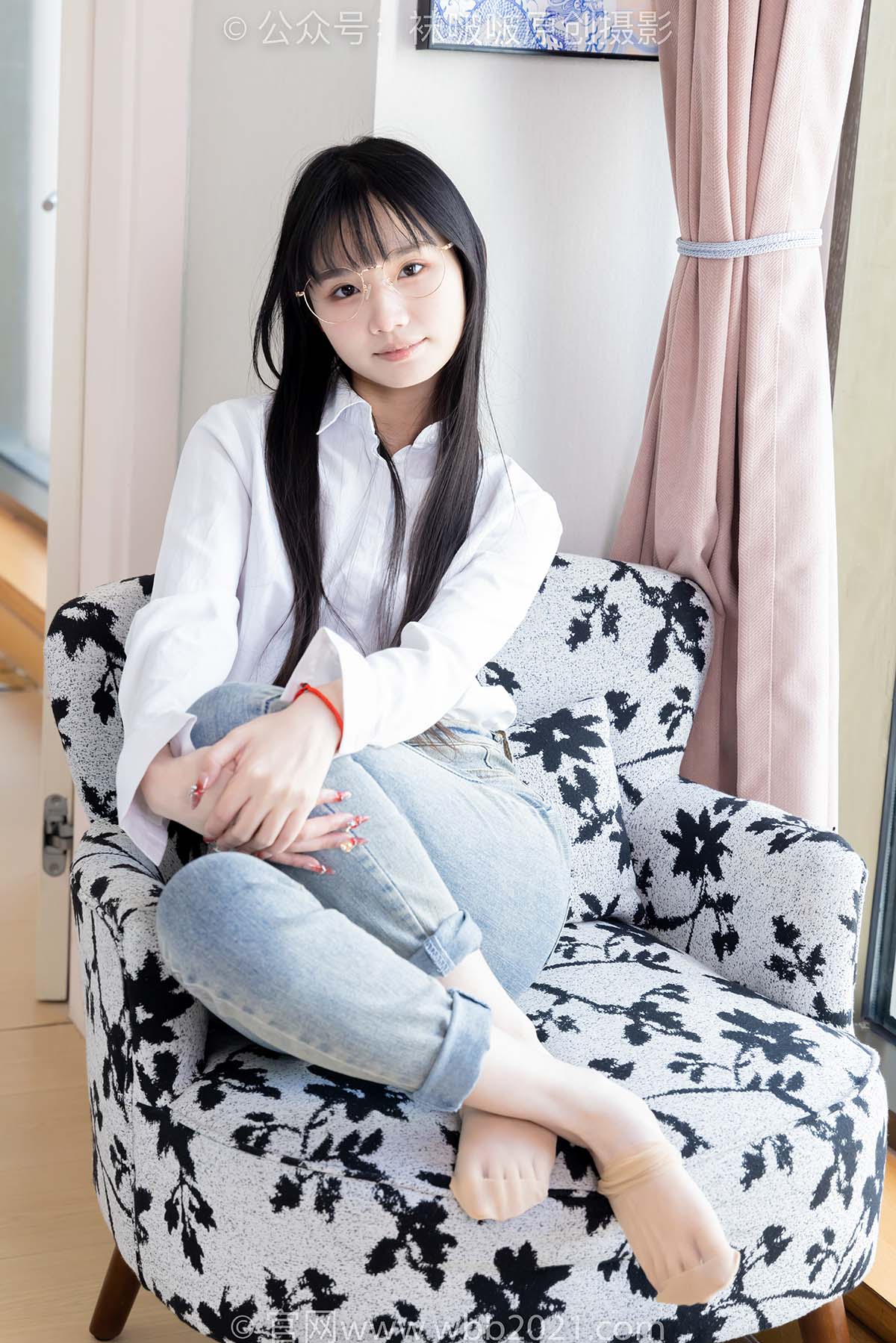 [BoBoSocks袜啵啵]NO.559 甜甜圈-高跟鞋、短肉丝、垫脚半蹲半脱袜子剧情 BoBoSocks袜啵啵-第2张