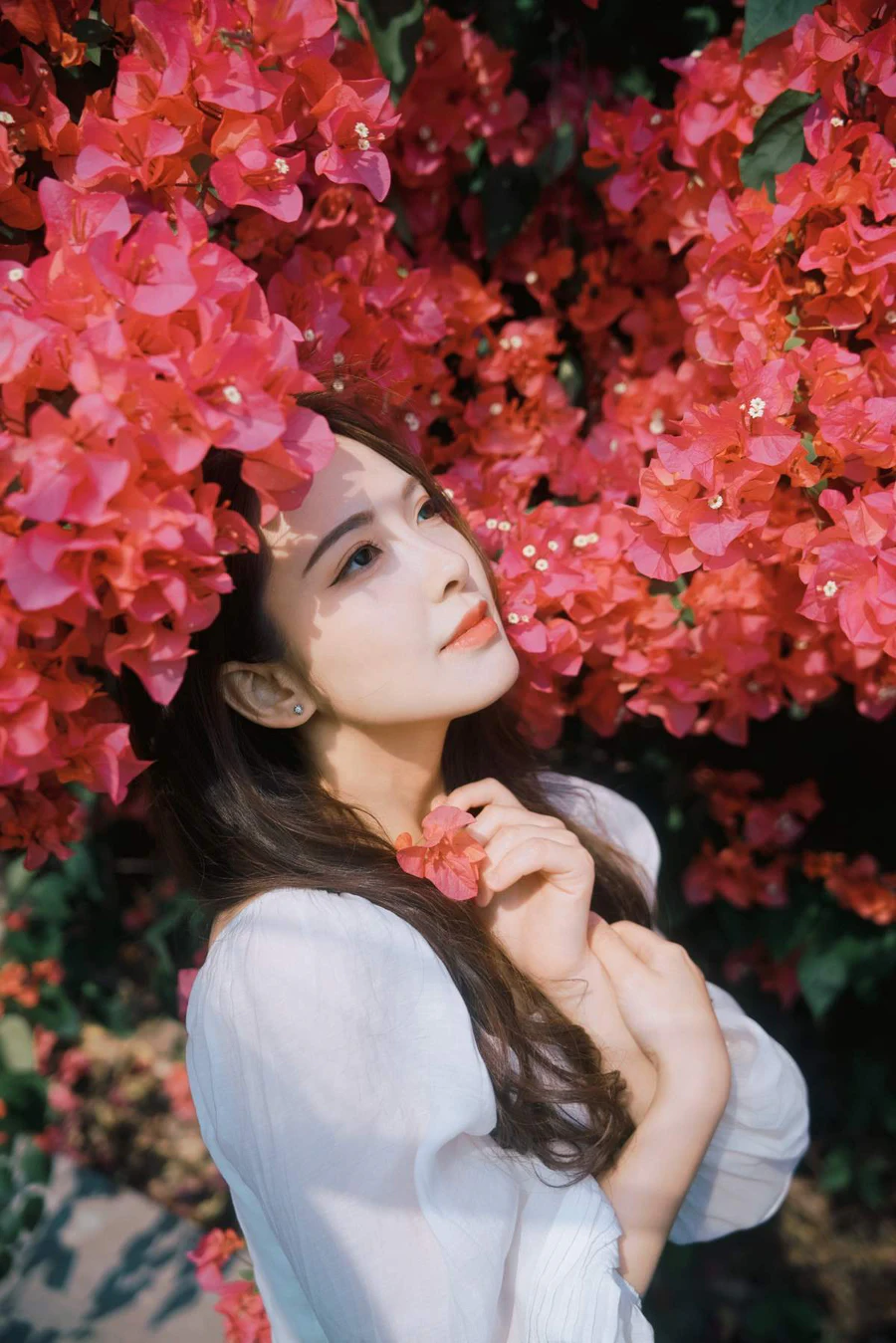 [YITUYU艺图语]2025.04.17 三角梅瀑，藏住少女温柔 颖儿YY YITUYU艺图语-第1张