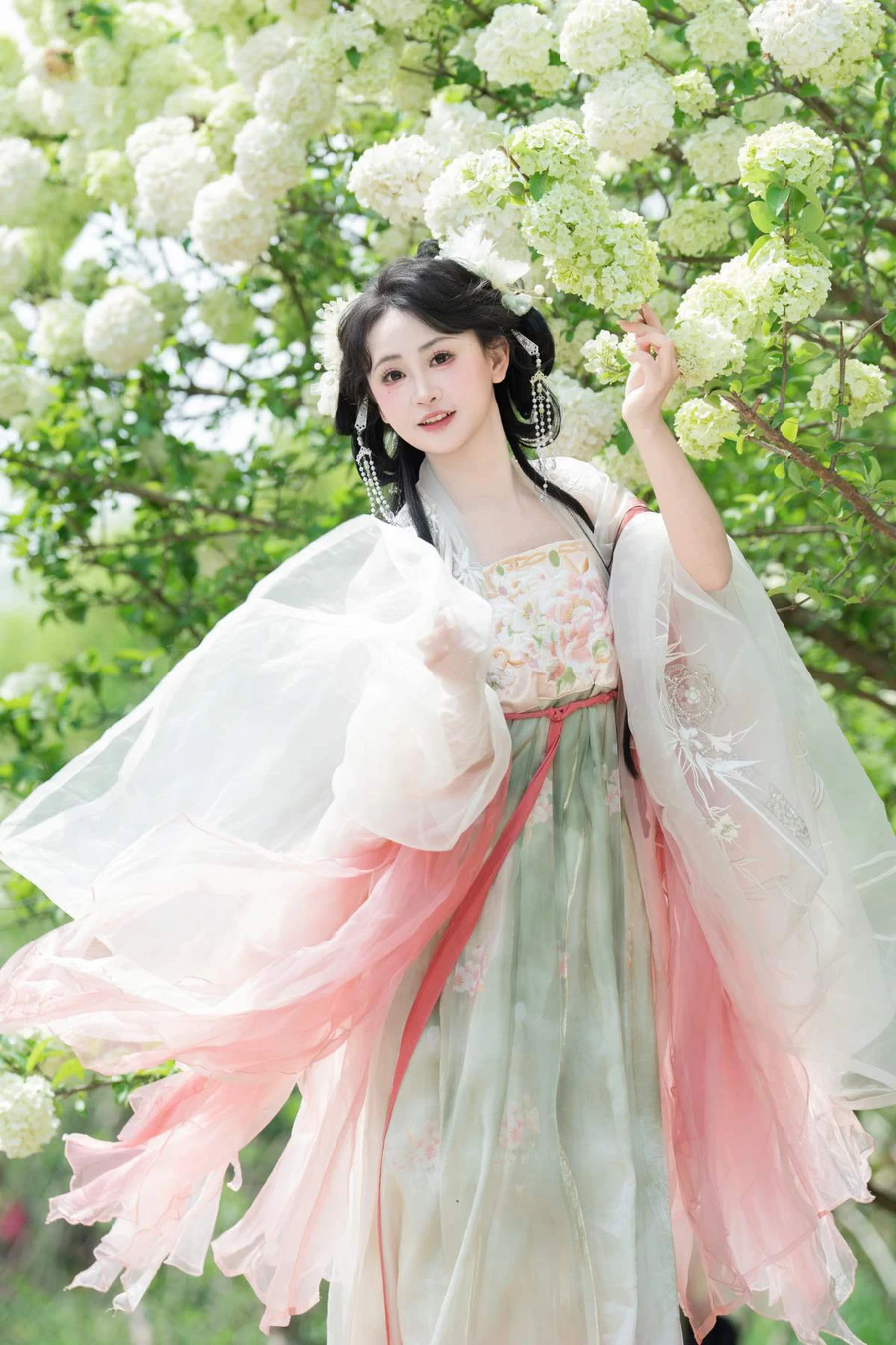 [YITUYU艺图语]2025.04.18 洁白绣球 湫一只岁岁 YITUYU艺图语-第1张