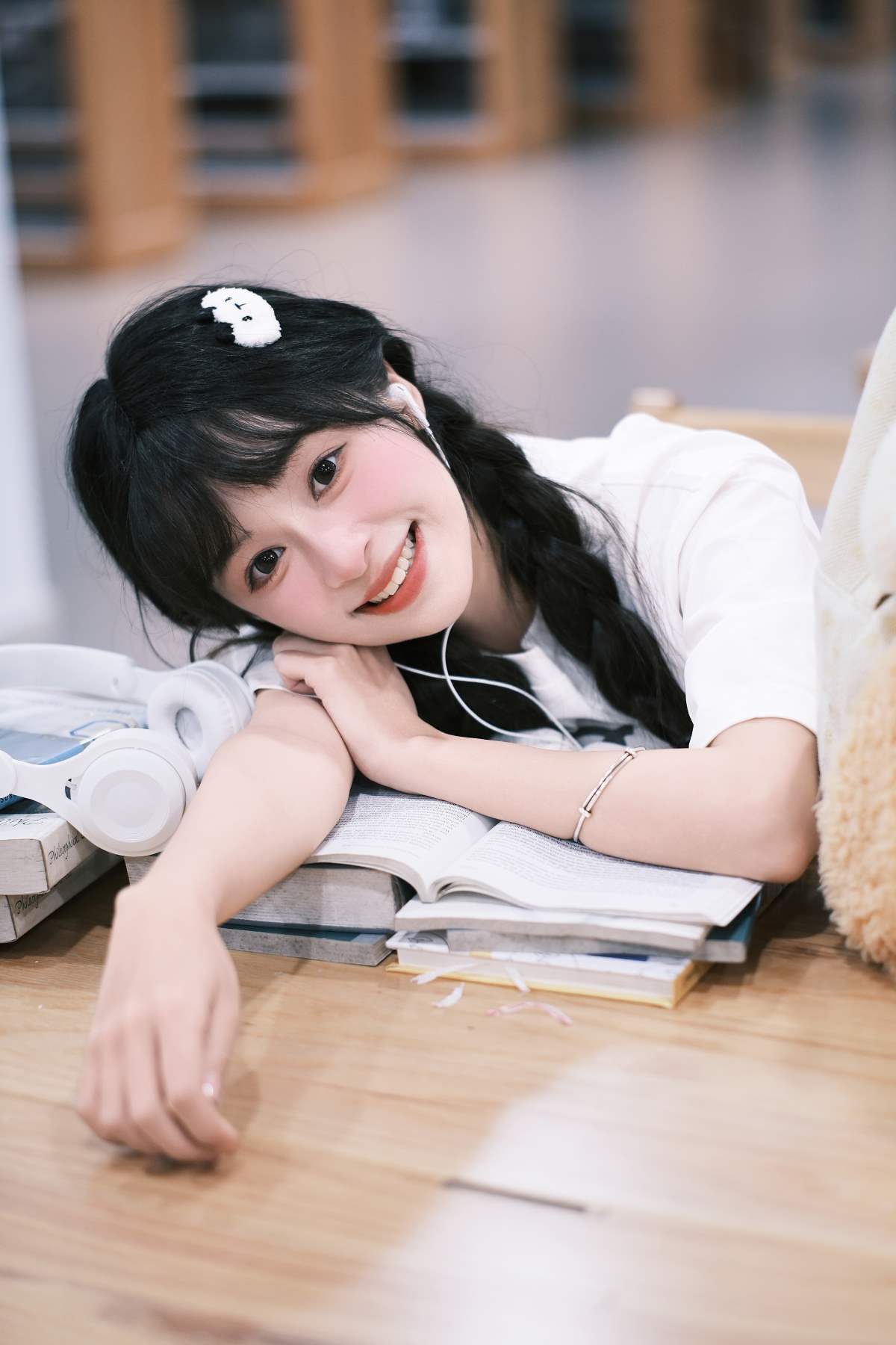 [YITUYU艺图语]2025.04.20 图书馆女孩 夏芋小年 YITUYU艺图语-第2张