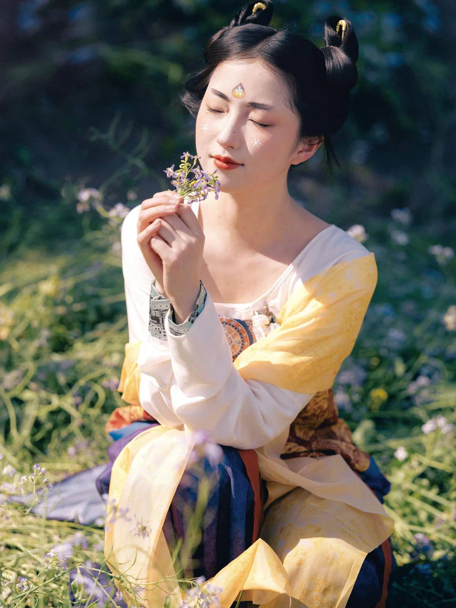 [YITUYU艺图语]2025.04.21 偷得浮生半日闲 兔牙w YITUYU艺图语-第1张