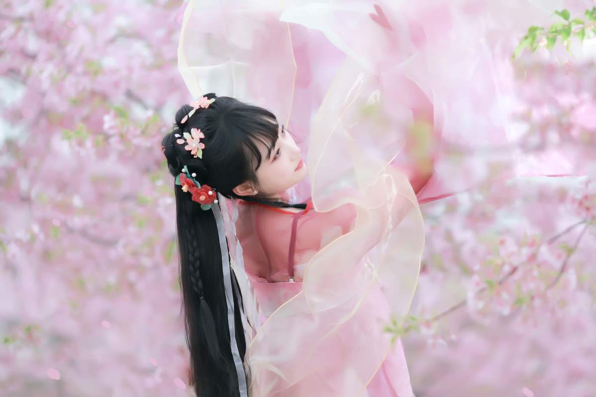 [YITUYU艺图语]2025.04.22 落樱 小王碎彬彬 YITUYU艺图语-第2张
