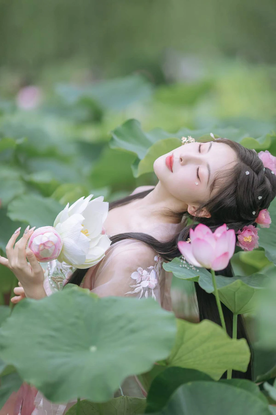 [YITUYU艺图语]2025.04.23 荷香袅袅 一小枝枝枝枝 YITUYU艺图语-第1张