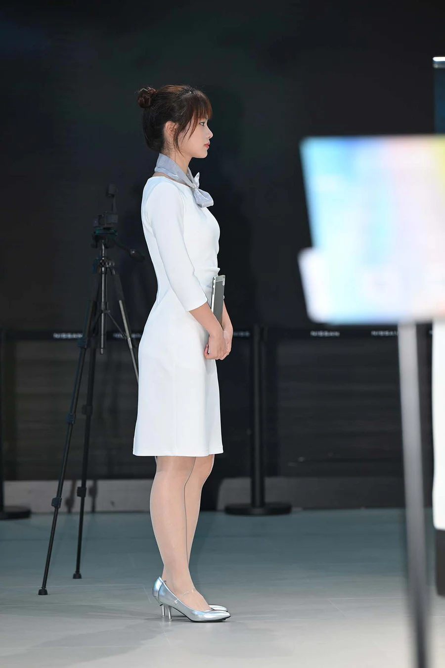 精选街拍作品 NO.4335 白色制服裙 街拍-第1张