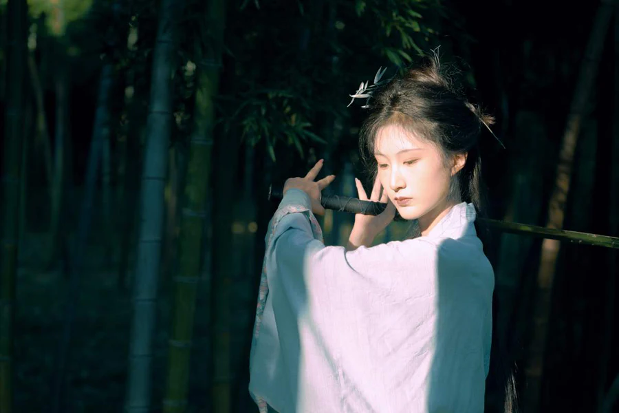 [YITUYU艺图语]2025.04.24 颦儿小侠 荷里寒 YITUYU艺图语-第1张