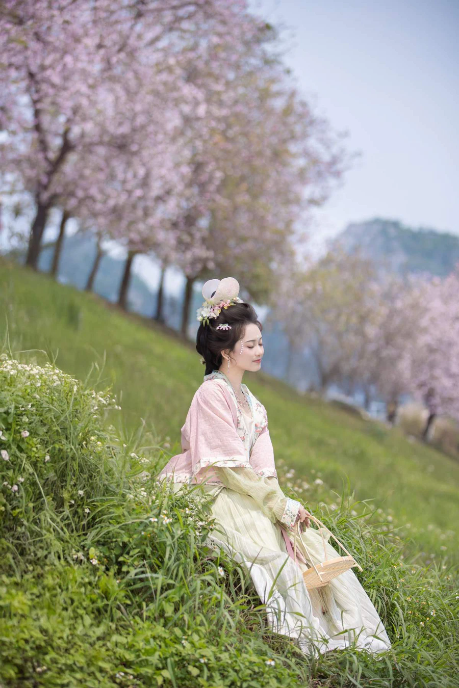 [YITUYU艺图语]2025.04.24 芳菲满袖 就是叫美男啊 YITUYU艺图语-第1张