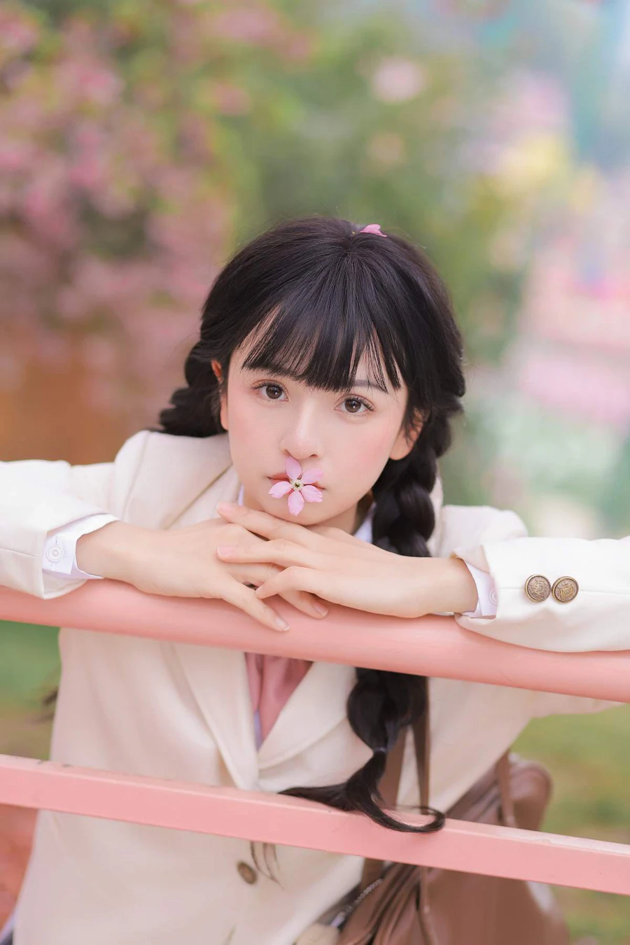 [YITUYU艺图语]2025.04.25 樱花树下 捉到一只苏苏 YITUYU艺图语-第1张