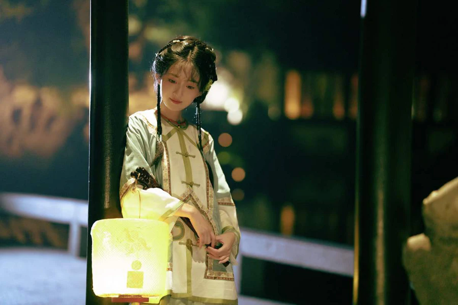 [YITUYU艺图语]2025.04.27 误入眉眼，可叹惊鸿 一只梳子君 YITUYU艺图语-第1张