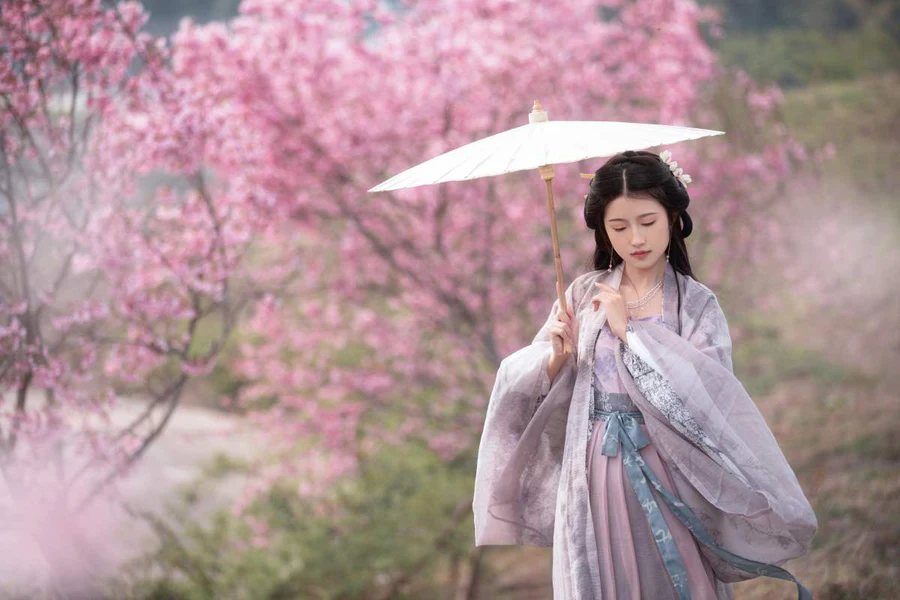 [YITUYU艺图语]2025.04.27 春樱 秋雨 YITUYU艺图语-第1张