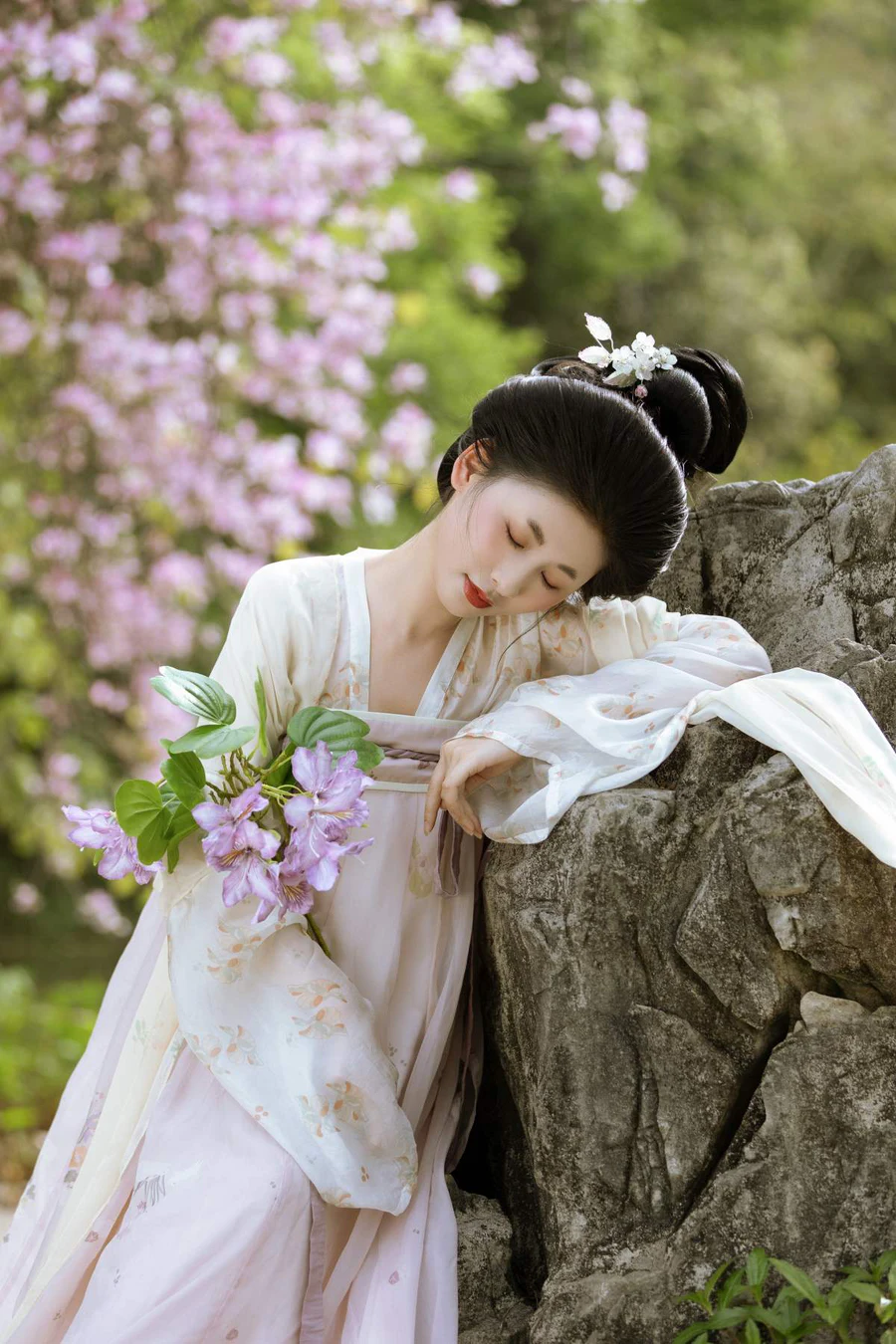 [YITUYU艺图语]2025.04.28 咏紫荆 小y今天也很开心 YITUYU艺图语-第2张