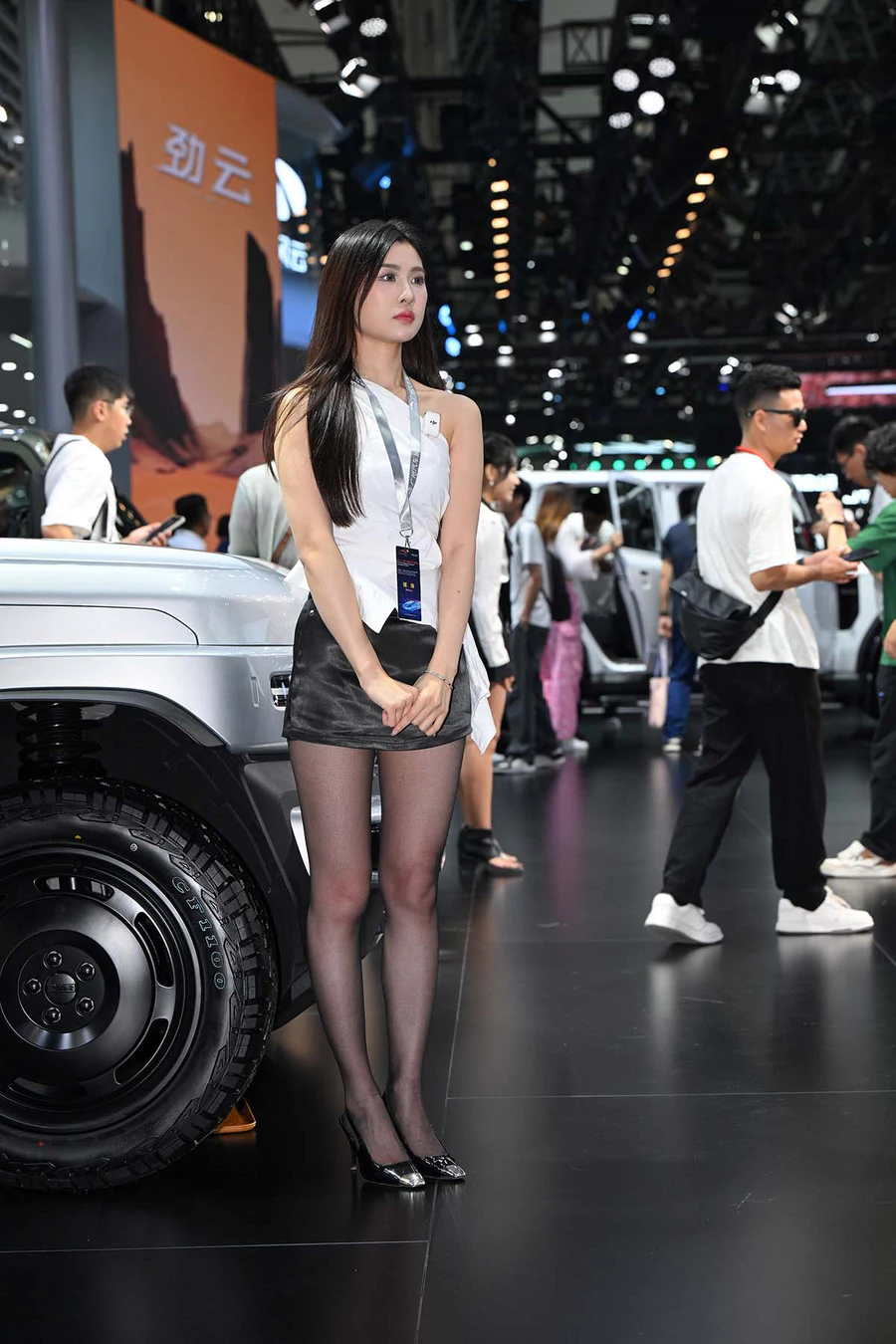 精选街拍作品 NO.4359 魅力黑白搭配 街拍-第1张