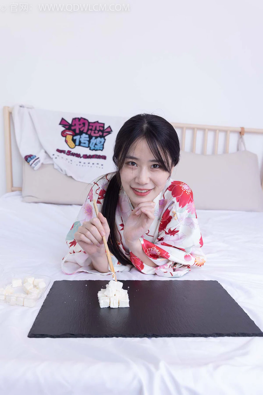 物恋传媒 NO.2385 菜菜-木屐、短白丝、裸足、和服浴衣、裸足 WLCM物恋传媒-第2张