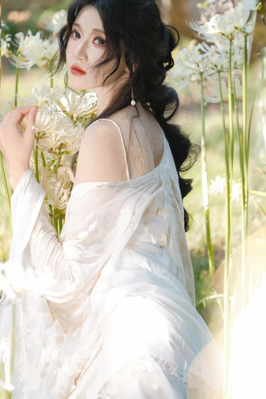 [YITUYU艺图语]2025.05.04 白色彼岸 当初叫人家小田田 YITUYU艺图语-第1张