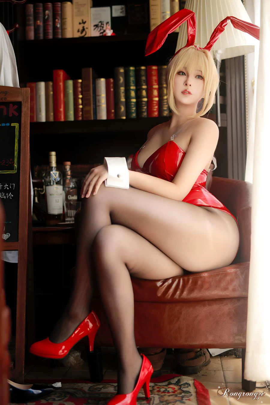 小容仔咕咕咕 – 尼禄 Cosplay-第1张