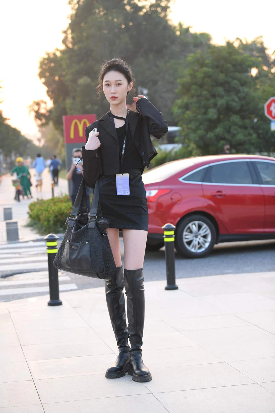 精选街拍作品 NO.4420 高挑长靴短裙 街拍-第1张