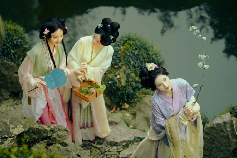 [YITUYU艺图语]2025.05.13 卖花担上 鱼尾酱 YITUYU艺图语-第2张