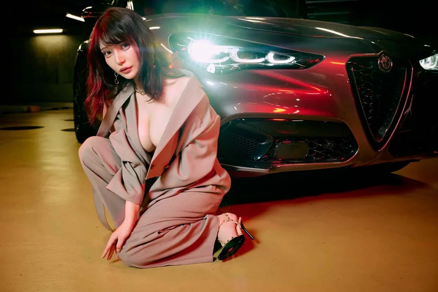 FRIDAY GOLD 似鳥沙也加 A to Z vol.10 Photobook-第2张