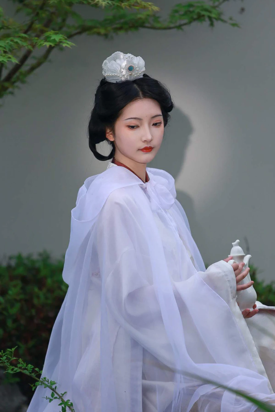 [YITUYU艺图语]2025.05.16 木绣球下的神女 南瓜粥 YITUYU艺图语-第1张