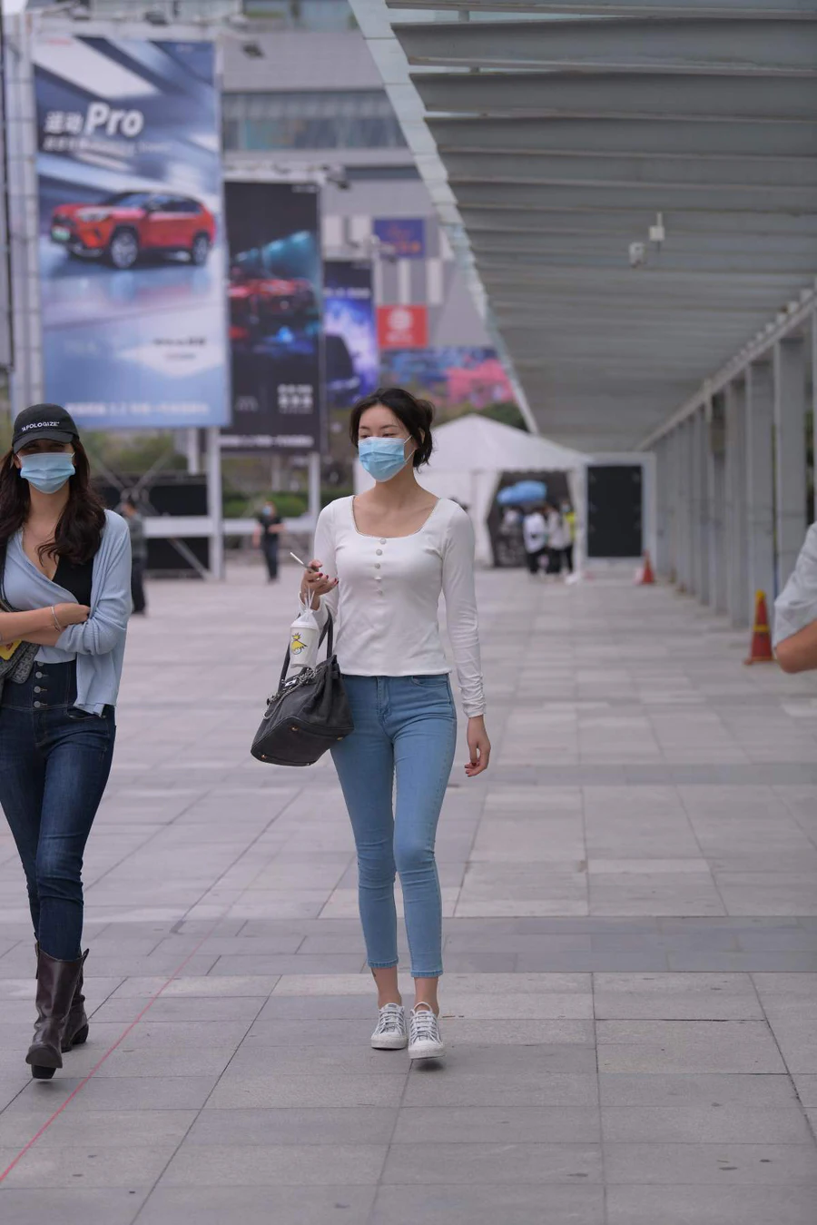 精选街拍作品 NO.4478 牛仔裤简单百搭 街拍-第1张